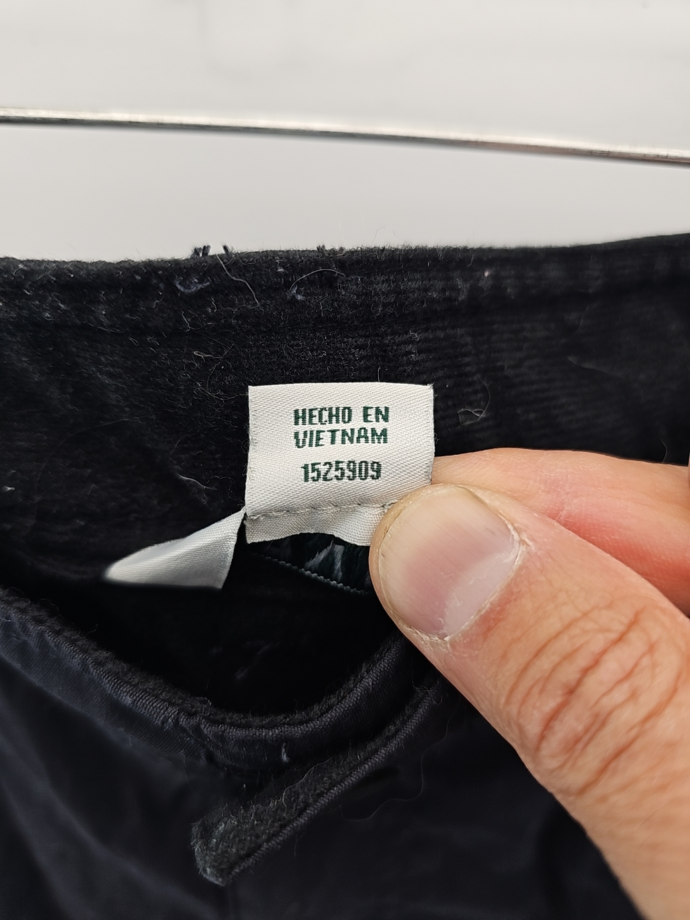 Orvis Black Insulated Straight Leg Chinos - Picture 3 of 7